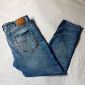 AE Airflex + Athletic Fit Jean